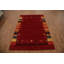 Élégant tapis rouge tribal de style Gabbeh 5 x 8 avec des accents terreux chaleureux
