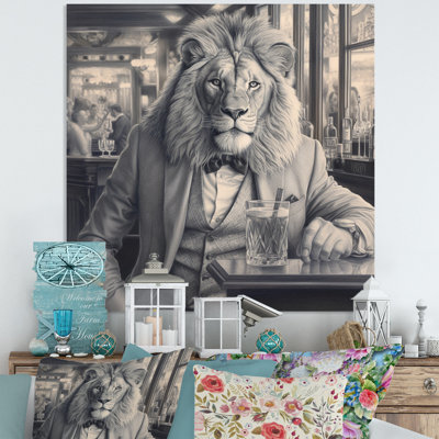 Lion prenant un verre - décoration murale animaux en métal