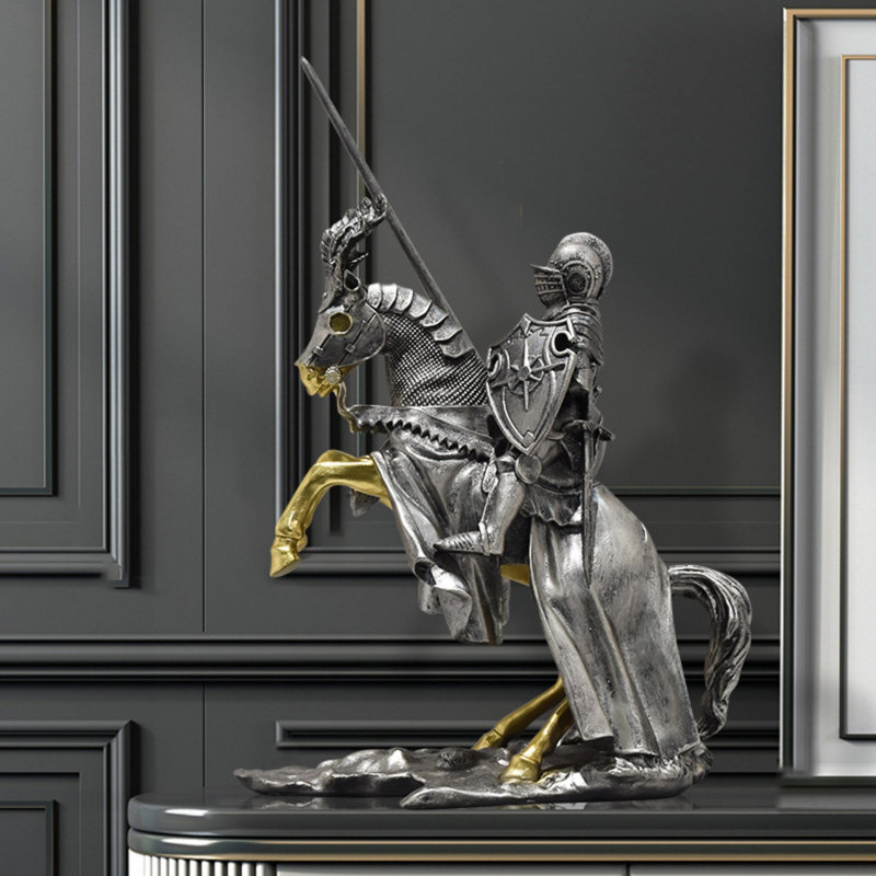 Statue Sotera Knight Collection