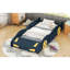 Lit plateforme simple en forme de voiture de course avec roues et rangement, bleu foncé et jaune-133696220-133696219