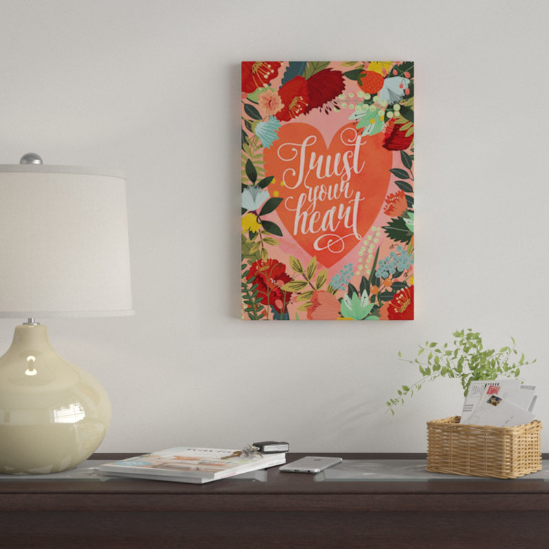 «Trust Your Heart» par Mia Charro - Estampe numérique sur toile tendue avec châssis, H 18 po x l 12 po x P 1,5 po