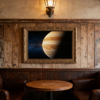 Cadre mural vintage orné de motifs spatiaux représentant les lunes de Jupiter – Cadre décoratif doré pour œuvres d'art.