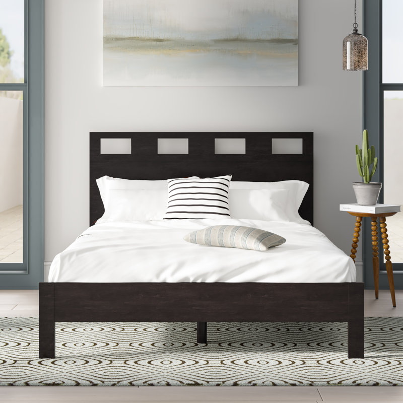 Lit standard en bois massif avec rangement Dornof, Lit double