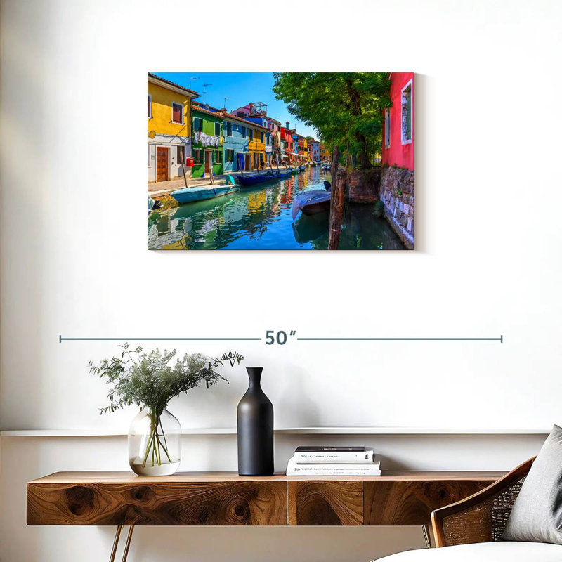 Lilie, vibrant Burano Canal