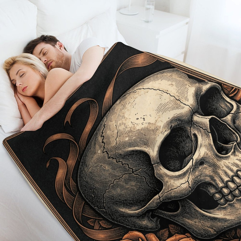 Jeté en flanelle Skull With Roses, 50 x 60 po