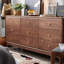Armoire d'appoint en noyer massif
