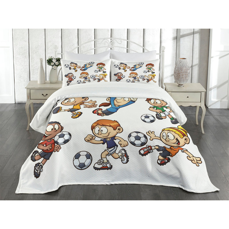 Kids Cartoon Soccer Queen Bedspread Set in White Polyester