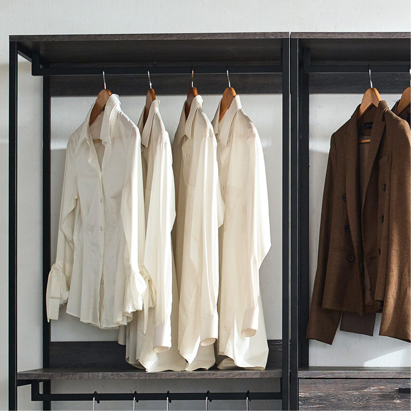 Système de garde-robe avec structure en métal thermolaqué et remplisseur de réservoir d'eau très profond