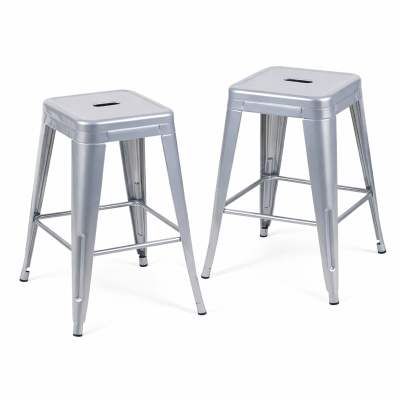 Tabouret de bar de 24 po de hauteur, ensemble de 2 tabourets de bar en métal sans dossier, non empilable, amovible et facile à assembler, conception peu encombrante pour îlot de cuisine / bar / café / salle à manger (argent)