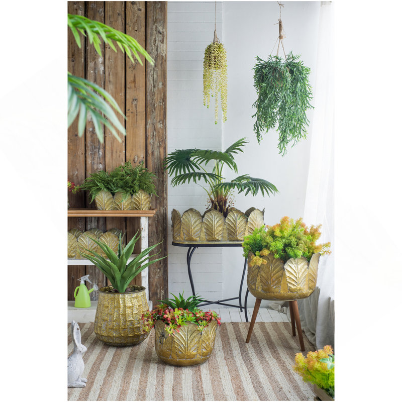 Ensemble de 3 jardinières en métal patiné, L: 22 x 16,7 x 8,3 po, M: 21 x 16,5 x 7,3 po, S: 18 x 13,5 x 7 po