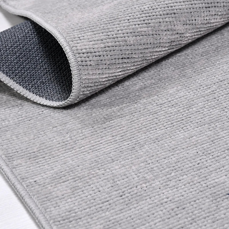 Tapis gris en polyester antidérapant Hanzade facile à nettoyer, 2,6 pi x 10 pi