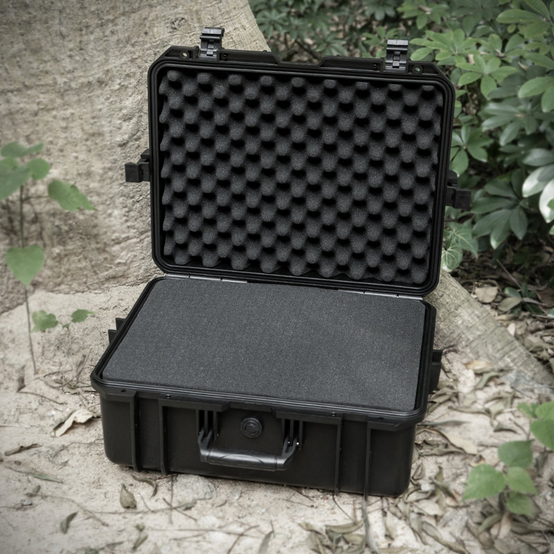 Boîte de rangement noire en plastique imperméable avec poignées pliables pour outils divers
