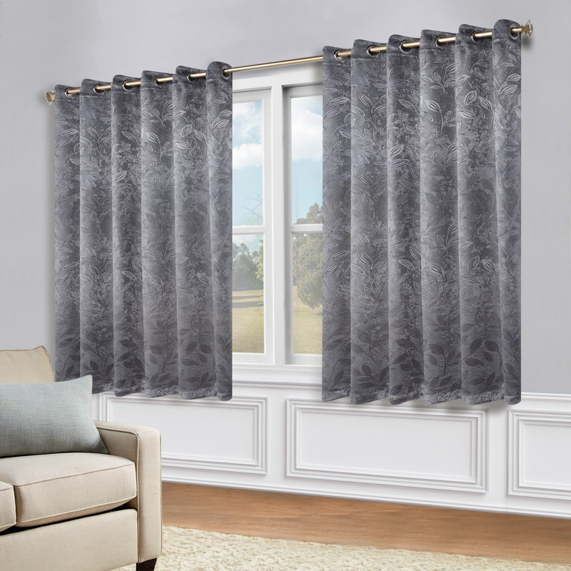Finklea 100% Polyester Floral Room Darkening Grommet Curtain Panels, l 70 po x L 63 po, Gris anthracite