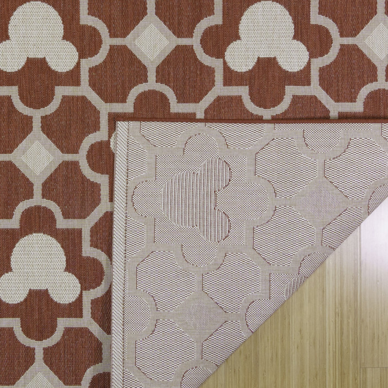Tapis intérieur / extérieur rectangulaire rouge en polypropylène tissé à la machine, Rectangle 7 pi 10 po x 10 pi