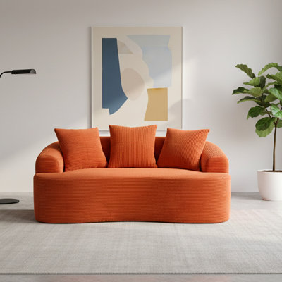 Causeuse incurvée 65,35 po avec coussins à ressorts ensachés pour siège moelleux, petit espace avec 3 coussins décoratifs, aucun assemblage requis