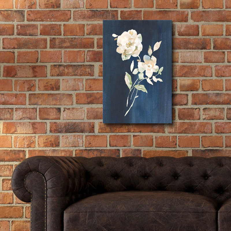 «White Florals Of Summer 4» par Danhui Nai, art mural en verre acrylique, H 24 po x l 16 po