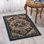 Tapis oriental bleu tissé à la machine