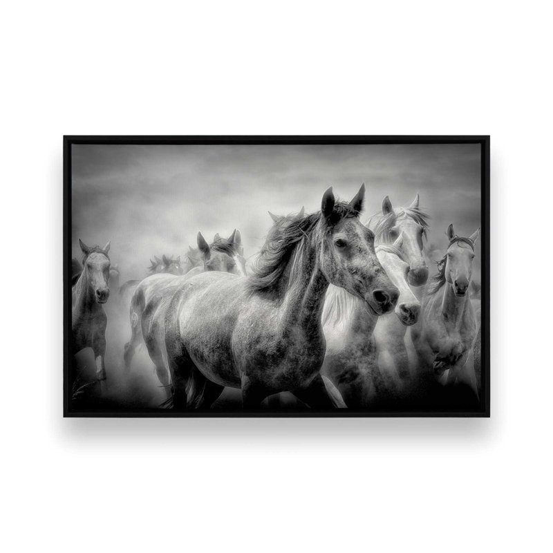 Thundering Hooves, reproduction sur toile, H 12,75 po x l 18,75 po x P 1,75 po, Cadre flottant noir satiné