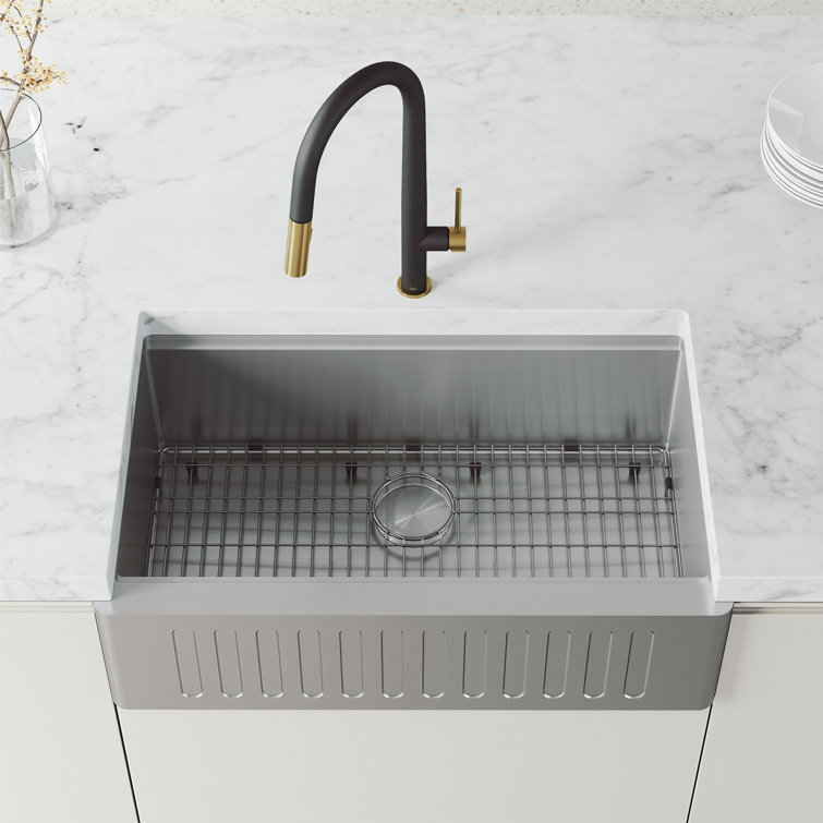 https://assets.wfcdn.com/im/87109159/resize-h755-w755%5Ecompr-r85/2507/250792991/Greenwich+Pull+Down+Single+Handle+Kitchen+Faucet+with+Soap+Dispenser.jpg