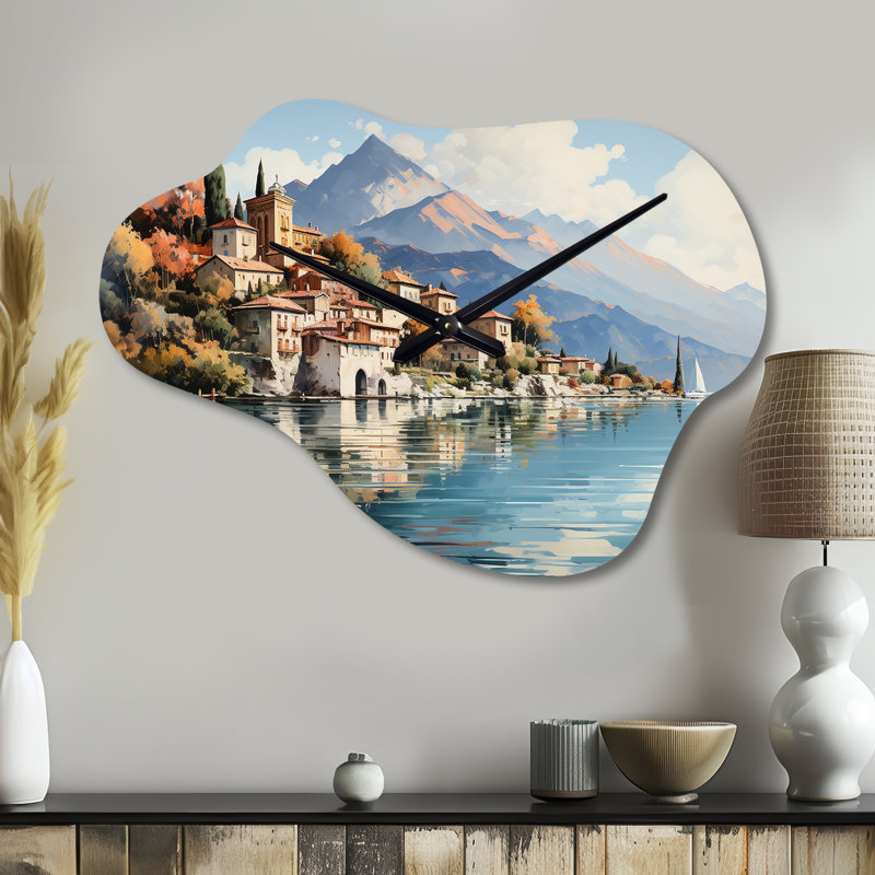 Horloge asymétrique en métal Italie, Italie, Petit