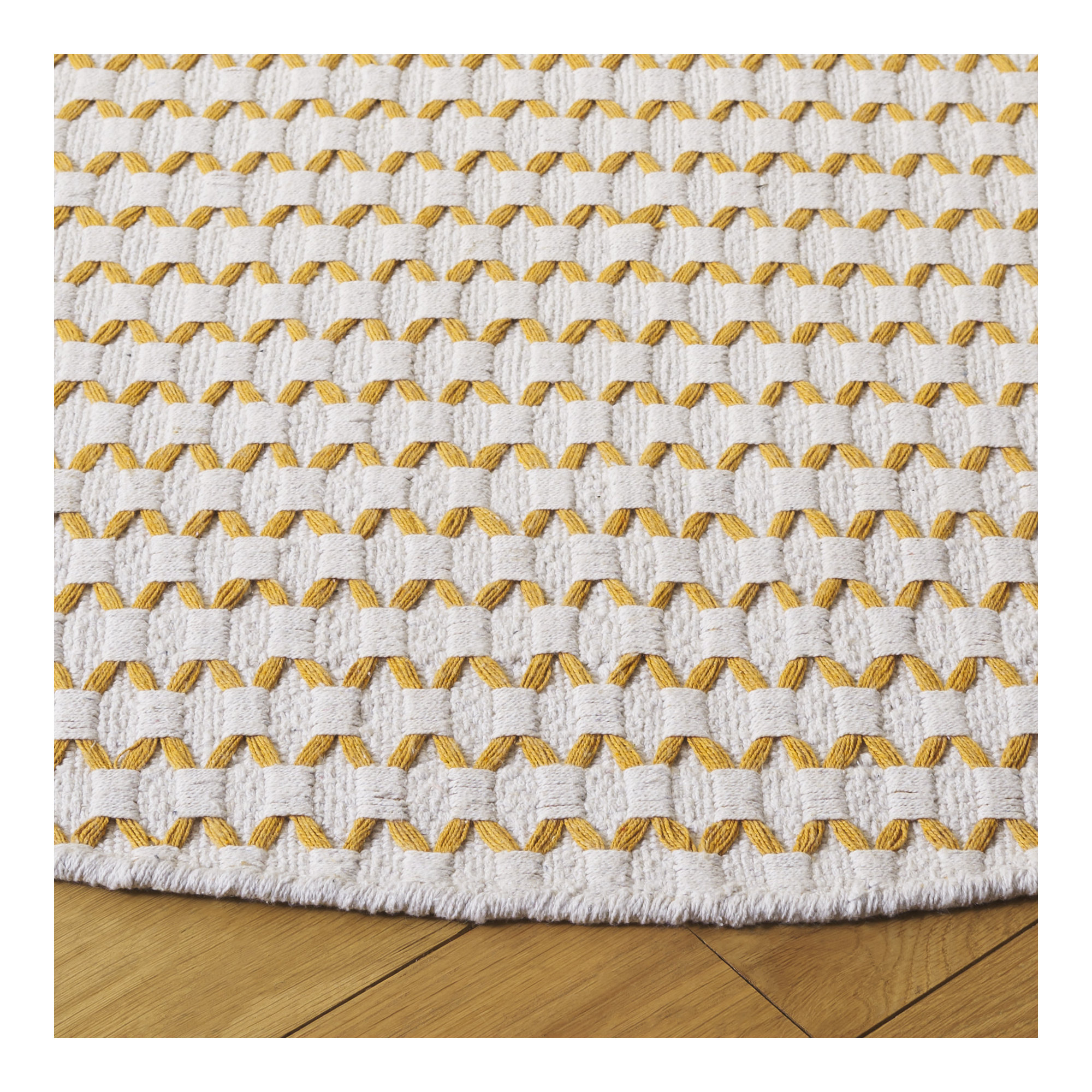Handwoven Cotton Pile Chevron / Zigzag Area Rug, Round 6'
