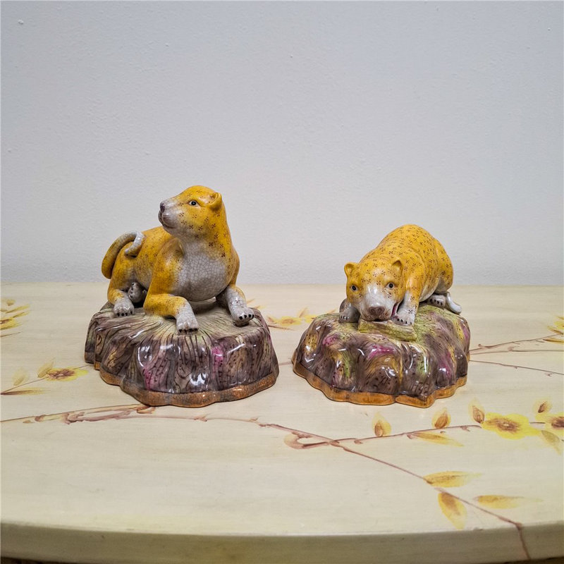 Porcelain Leopards Pair