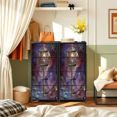 Commode pour la chambre à coucher avec 4 tiroirs de rangement Ornement opulent porte-clés orné de détails fantaisie cosmique Fantaisie Commode Commode en acier avec cadre en tissu pour vestibule