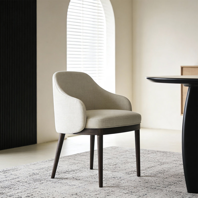 Chaise rembourrée Alden, Noyer
