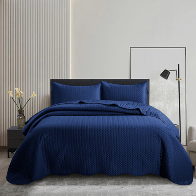 Embossed Microfiber Bedspread Set – All Seasoned Modern and Lightweight Bedding Set with Shams