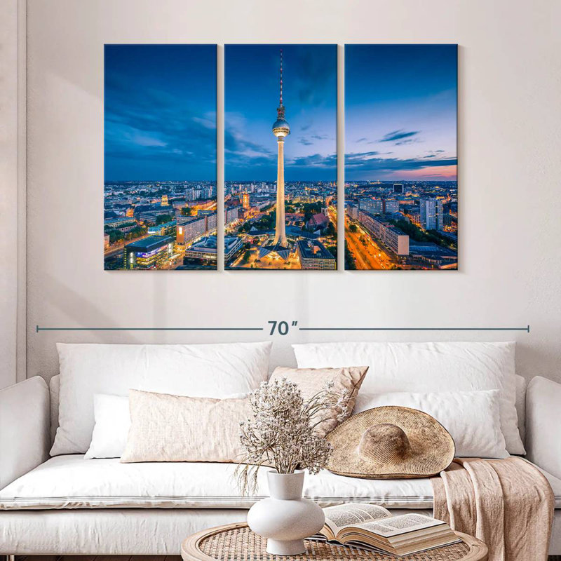 Syd Alexanderplatz TV Tower, 32" H x 50" W