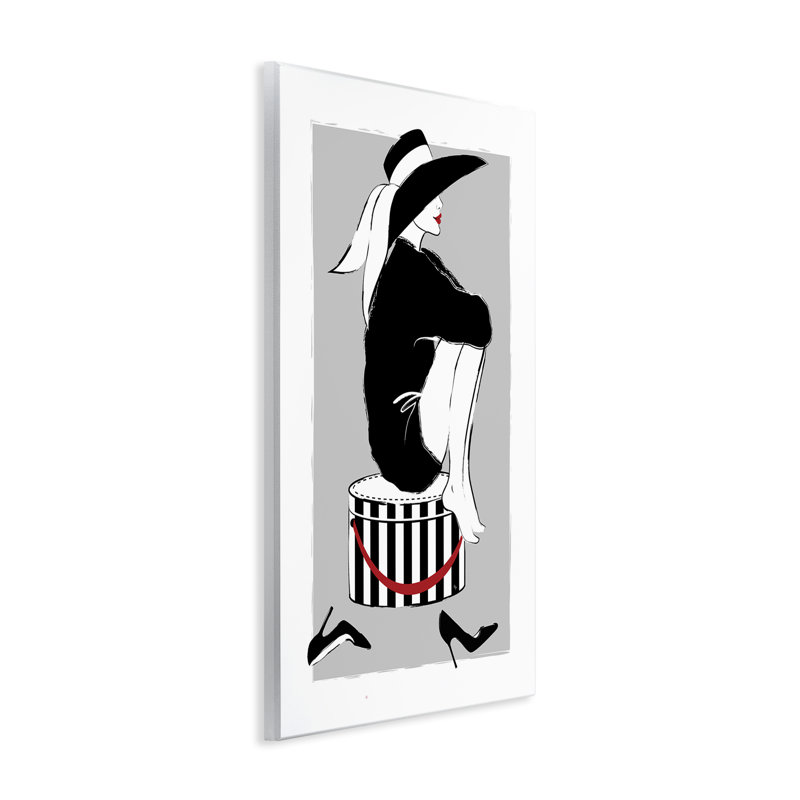 "Assise sur une boîte à chapeau" par Martina Pavlova, H 19 po x l 13 po