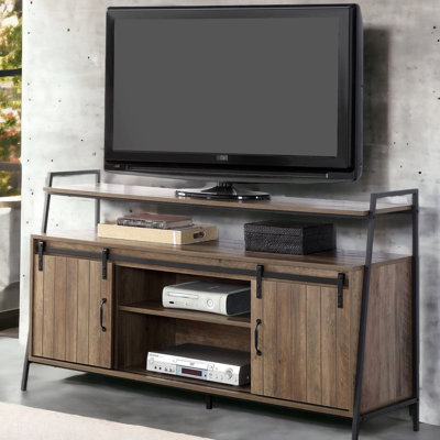 Meuble télé de 60 po avec portes de grange coulissantes, finition en chêne rustique et structure en métal noir, 6 compartiments, 1 tablette ouverte, idéal pour les téléviseurs de 50 à 59 po