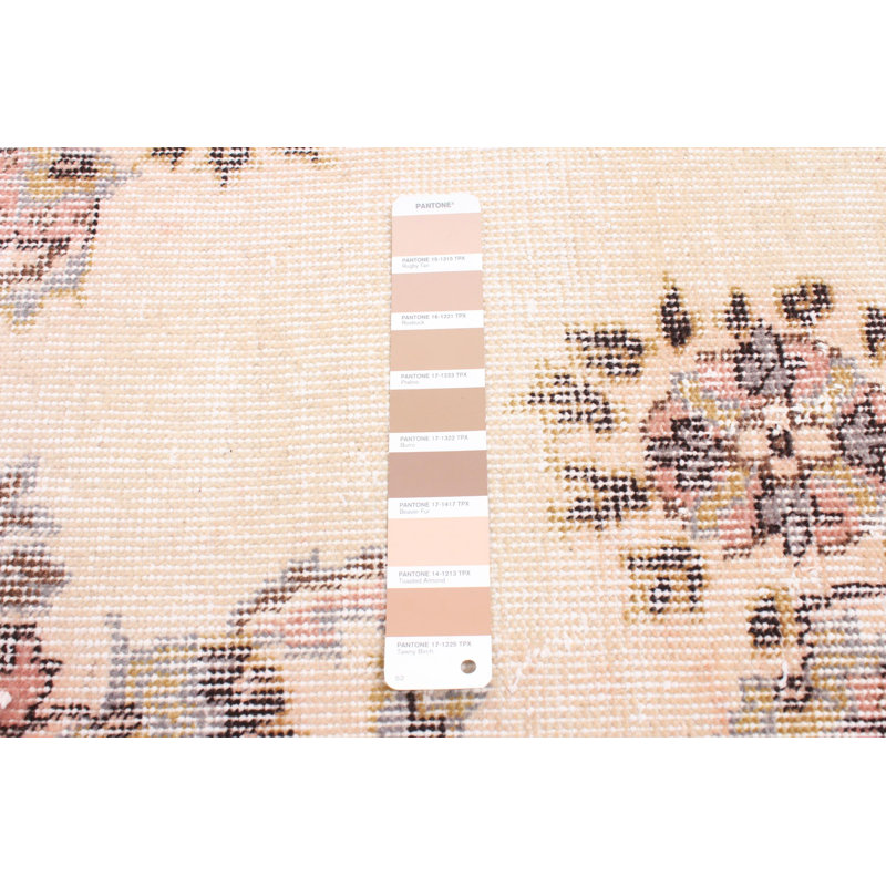 Tapis beige Prestan Vintage 5 pi 5 po x 12 pi 8 po