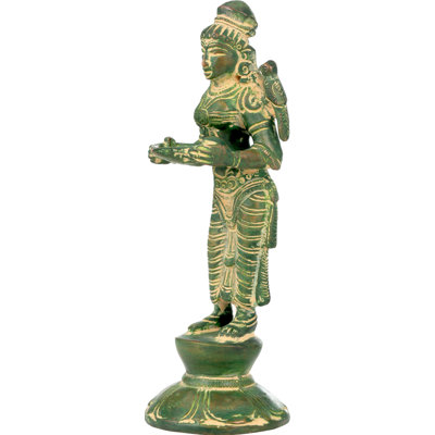 Deepalakshmi avec un perroquet sur l'épaule