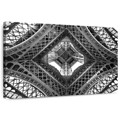 Vanna Under The Eiffel Tower