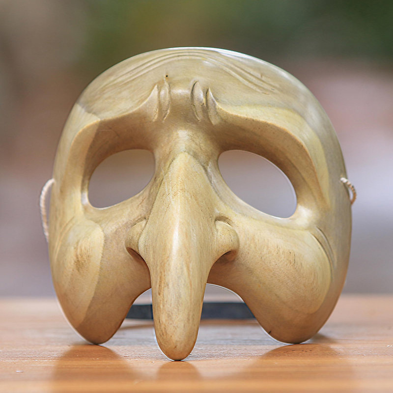 Sculpture de clown à long nez de masque