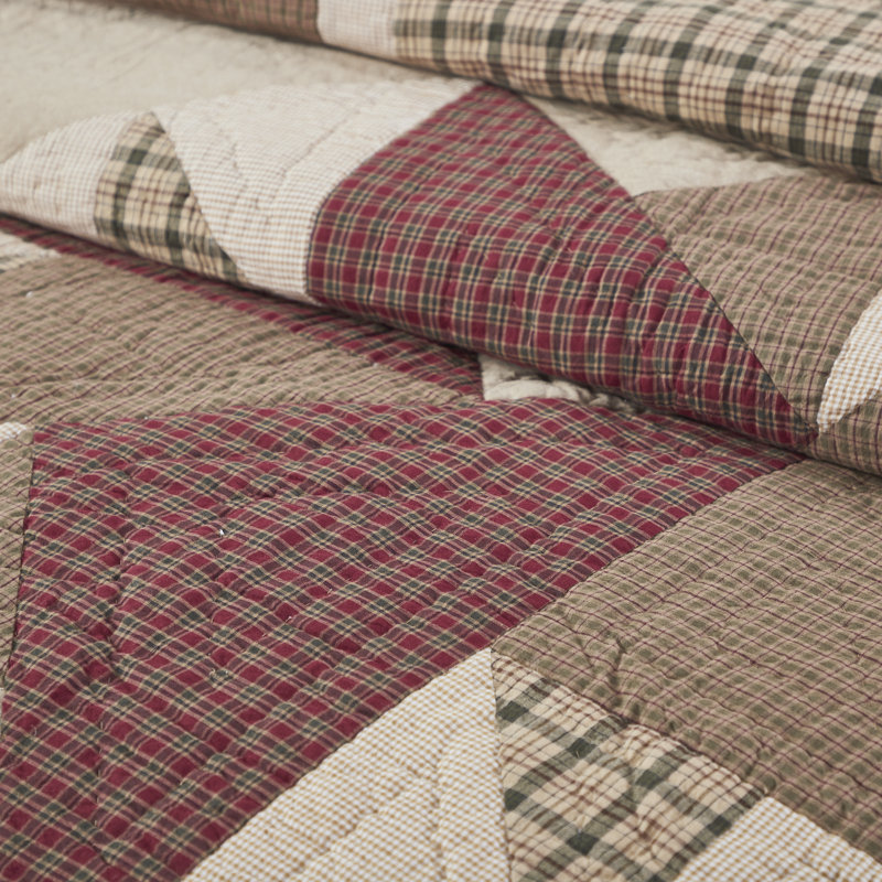 Cider Mill Red and Tan Cotton Queen Quilt