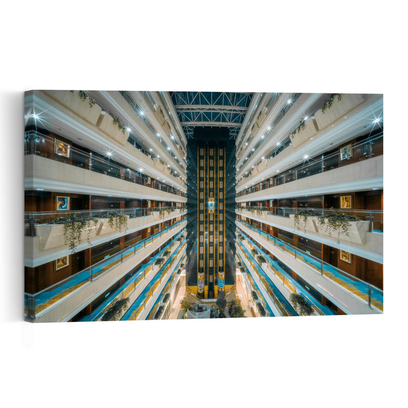 «Grand Hotel Atrium», impression d'art urbain élégant, H 12 po x l 18 po