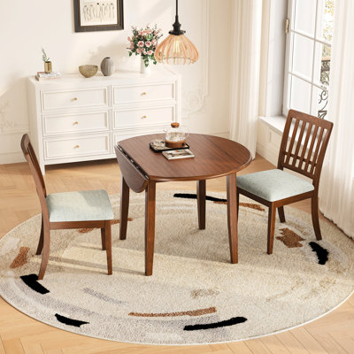 3 tables de salle à manger, 1 table pliante + 2 chaises à dossier en lattes rembourrées, couleur brune, espace pour les petits coins ronds 2, bois avec finition à surface lisse, utilisation quotidienne confortable