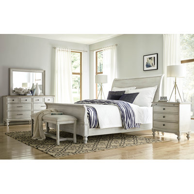 Jaelyn Armoire