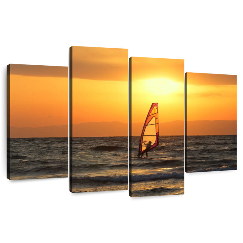 Planche à voile au coucher du soleil, H 27 po x l 43 po
