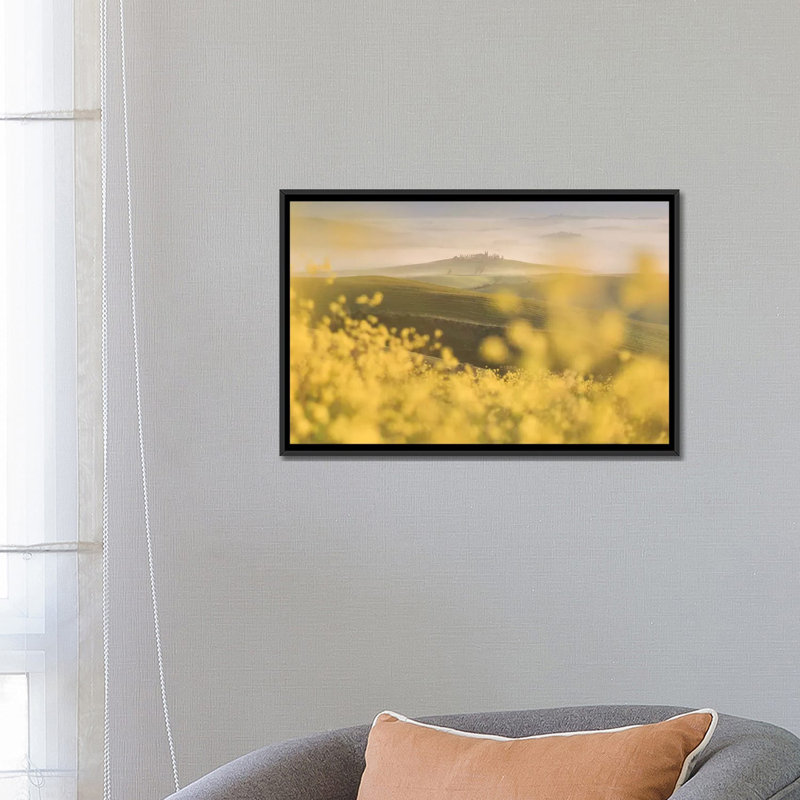 «Spring in Tuscany IV», reproduction de photo sur toile, H 18 po x l 26 po x P 1,5 po, Toile avec cadre noir, Pas de tapis