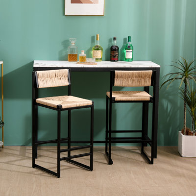 Tabourets de bar avec dossier, polyvalents pour différentes occasions 2 dossiers - métal solide et corde de papier tissé. Design moderne, salle à manger et salon