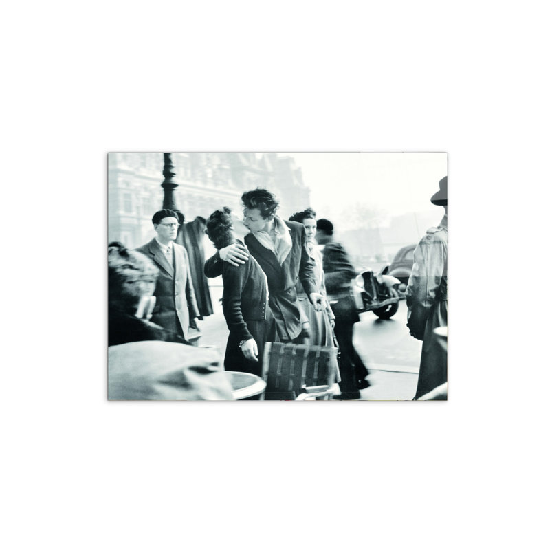 Kiss At The Hôtel De Ville, Paris 1950 58×78 Cm CrystalArt Acrylic Material Glass Effect, Frameless Panel, Lightweight Ready To Hang - No Frame Print on Plastic / Acrylic