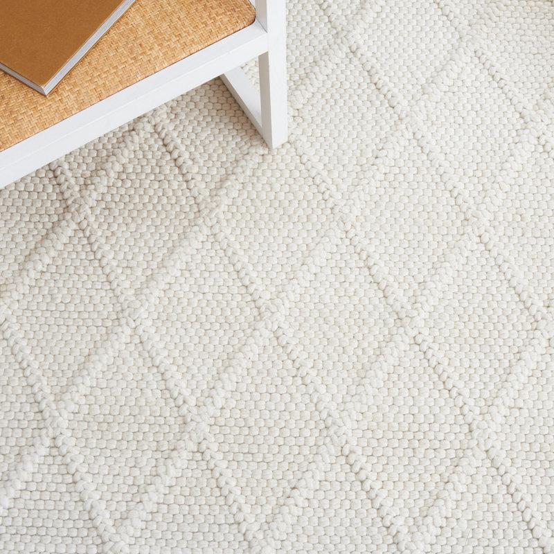 Krizal Hand Woven Wool/Viscose Geometric Rug in Ivory, Round 8'