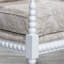 Fauteuil Spindle, finition blanche, tissu cachemire taupe