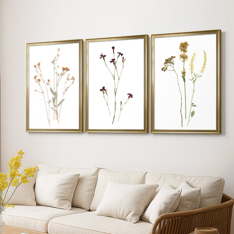 Pressed Botanical I - Toile tendue avec châssis sur mesure - 3 pièces, H 21 po x l 30 po, Doré
