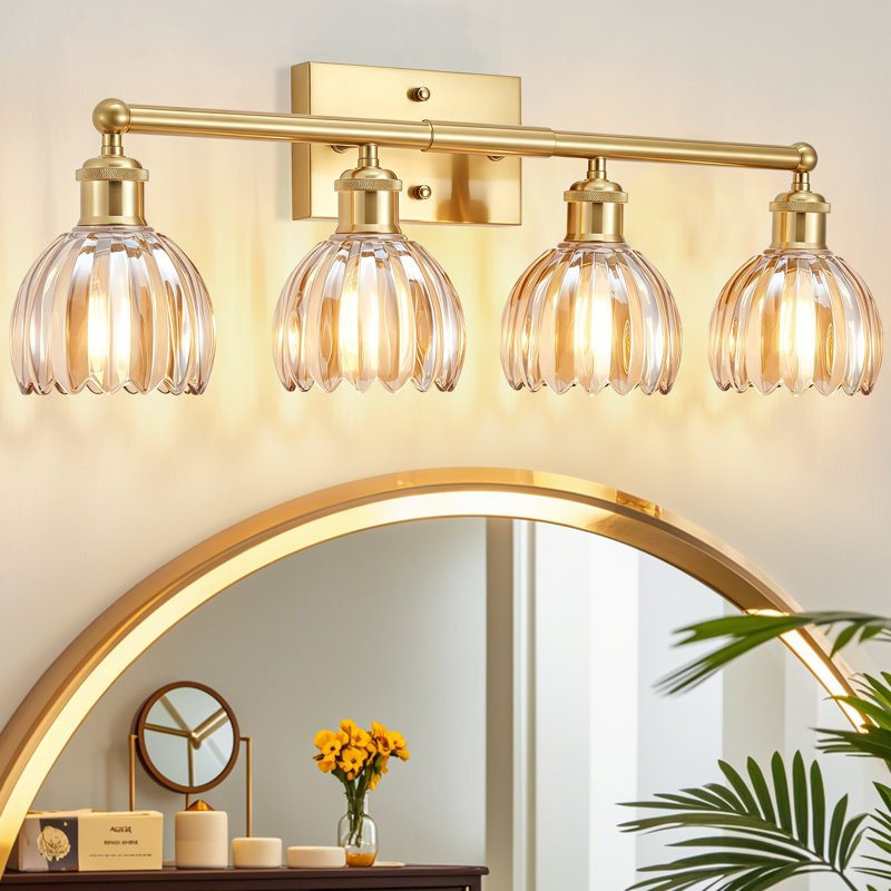 Applique murale rétro en laiton doré à 4 lumières avec abat-jour en verre ambré côtelé, Laiton brossé, Quatre lumières