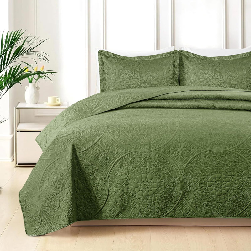 Lightweight Summer Bedspreads - 3 Piece Oversized Quilt Set - Reversible Coverlet Set - Queen Size, Olive Green Floral