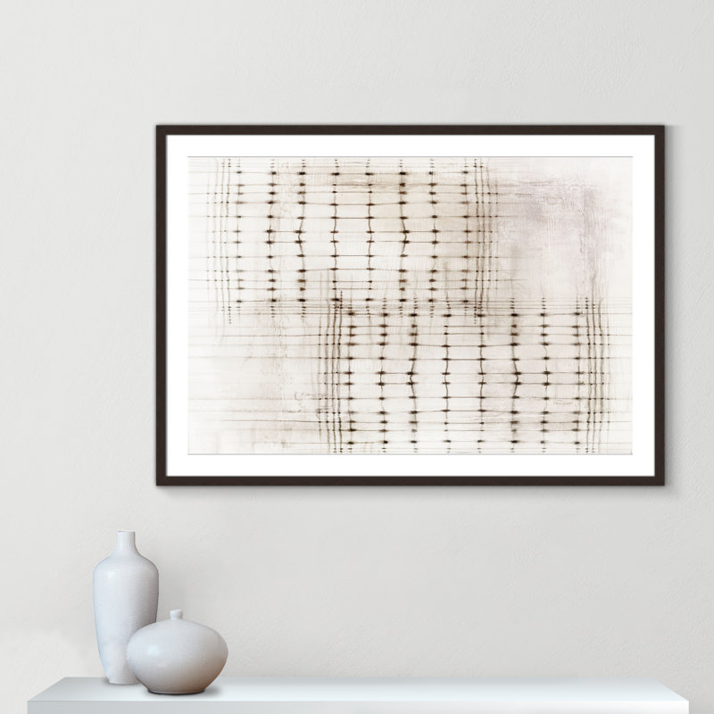 «Intersecting Lines in Quiet Neutralité I - Version paysage» par , Noyer à grain ouvert, L 41,5 po x H 29,5 po, Imprimé mat